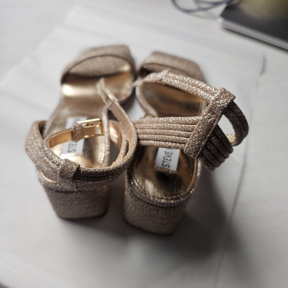 Steven Madden Lavnish in Metallic SZ 8M NWOT GOLD - Picture 6 of 6
